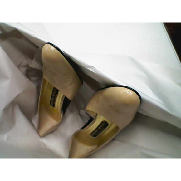 Bruno Magli Couture Beige Size 38 Chunky Heel Dress Pump - Picture 4 of 16